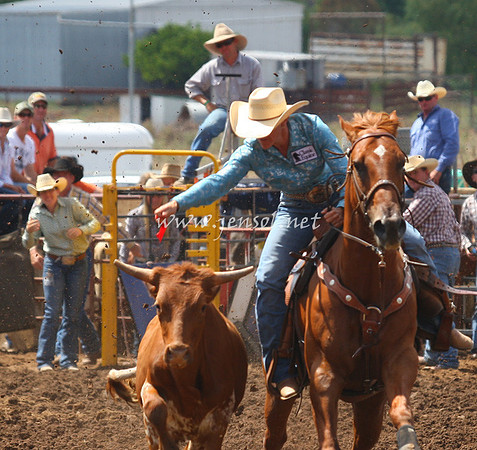 TaralgaRodeo2013One_0442_edited-1