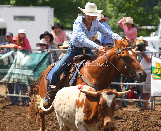 TaralgaRodeo2013One_0439_edited-1