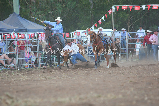pictonrodeo2013two_0204_1