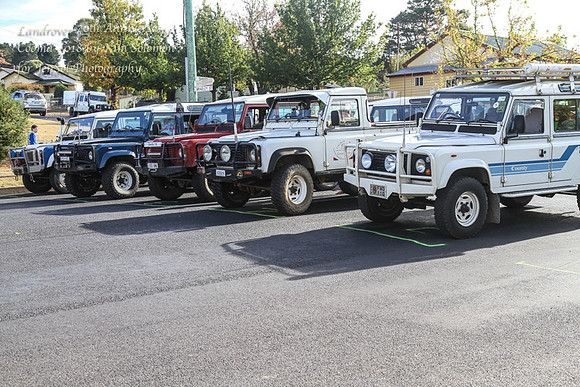 Landrovers70th-73