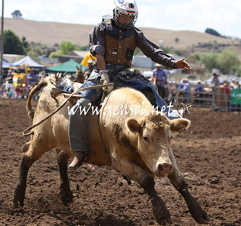 TaralgaRodeo2013KJS_0245_edited-1