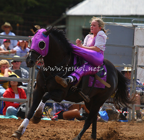 TaralgaRodeo2013One_0320_edited-1