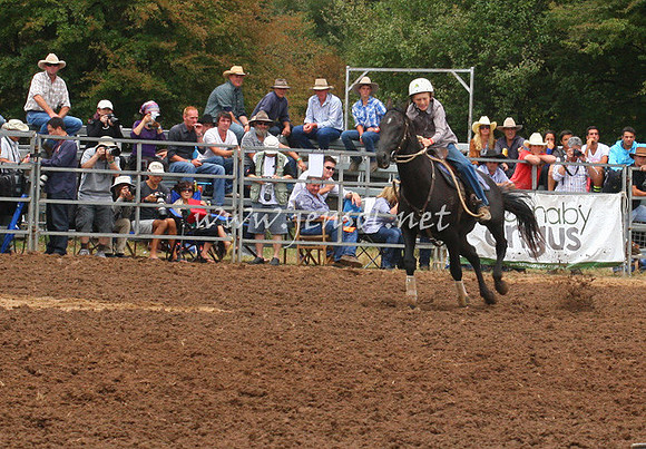 TaralgaRodeo2013One_0053_edited-1