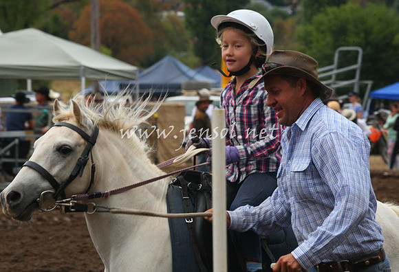 TaralgaRodeo2013One_0017_edited-1