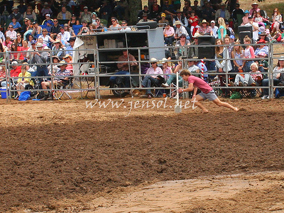 TaralgaRodeo2013One_0065_edited-1