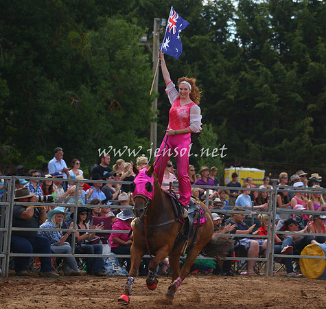 TaralgaRodeo2013One_0339_edited-1