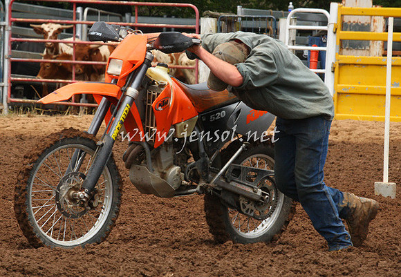 TaralgaRodeo2013One_0057_edited-1