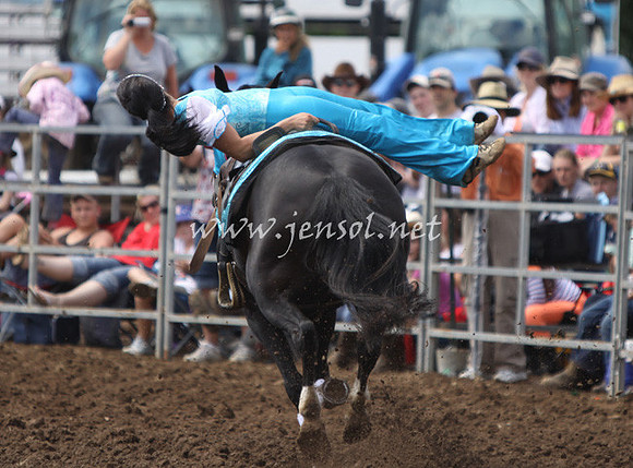 TaralgaRodeo2013KJS_0190_edited-1