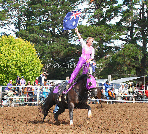 TaralgaRodeo2013One_0730_edited-1