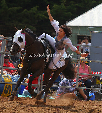 TaralgaRodeo2013One_0331_edited-1
