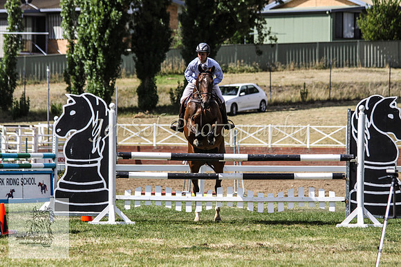 Fri_Showjumping720
