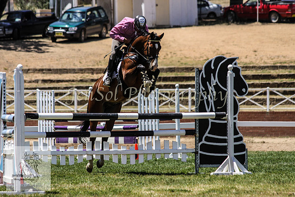 Fri_Showjumping560
