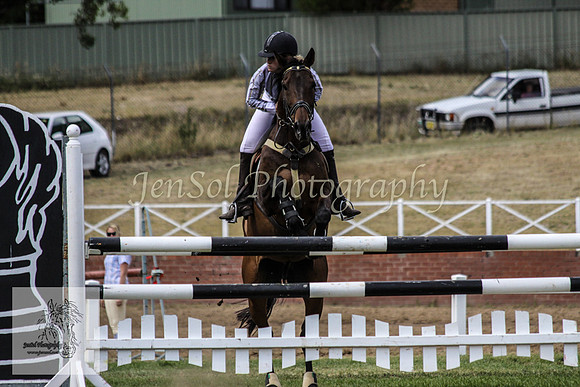 Fri_Showjumping714