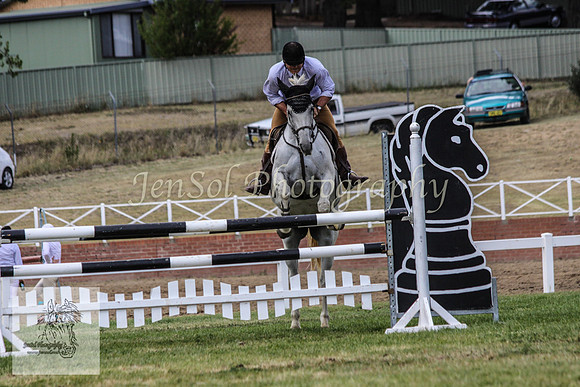 Fri_Showjumping712