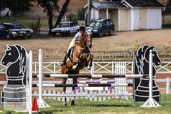Fri_Showjumping698