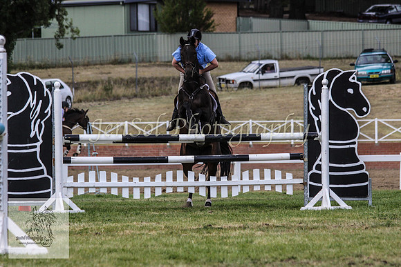 Fri_Showjumping710