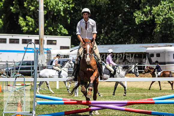 Fri_Showjumping385