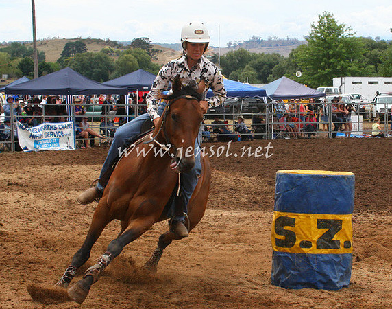 TaralgaRodeo2013One_0153_edited-1