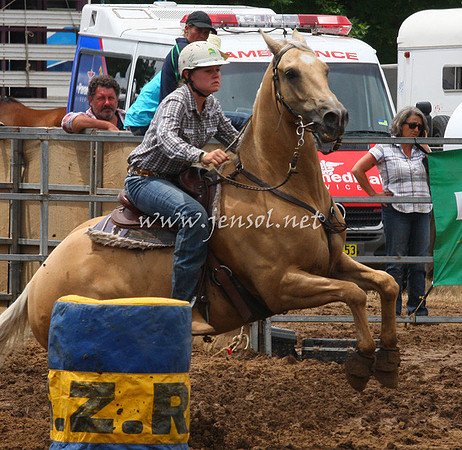 TaralgaRodeo2013One_0193_edited-1