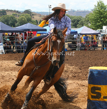 TaralgaRodeo2013One_0265_edited-1