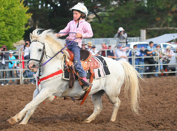 TaralgaRodeo2013One_0943_edited-1