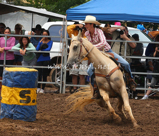 TaralgaRodeo2013One_0095_edited-1