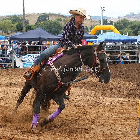 TaralgaRodeo2013One_0164_edited-1