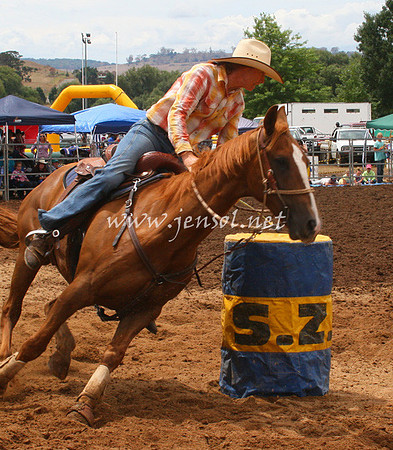 TaralgaRodeo2013One_0200_edited-1