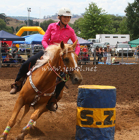 TaralgaRodeo2013One_0244_edited-1
