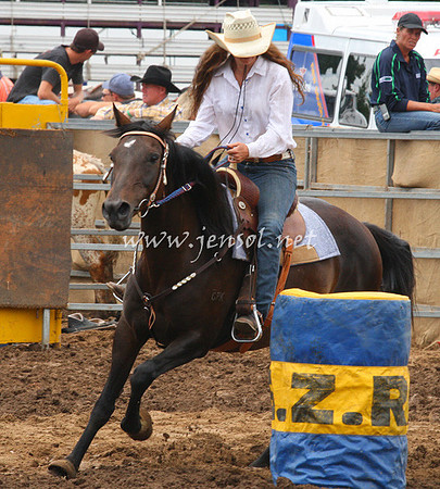 TaralgaRodeo2013One_0085_edited-1