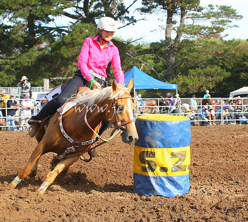TaralgaRodeo2013One_0868_edited-1