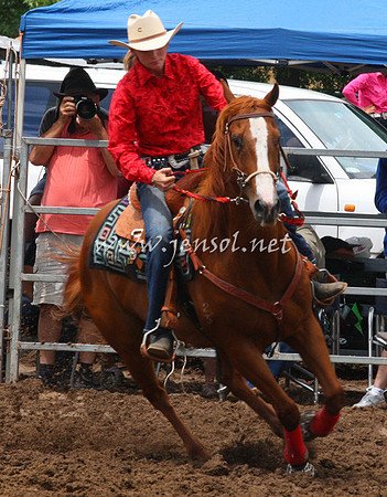 TaralgaRodeo2013One_0208_edited-1