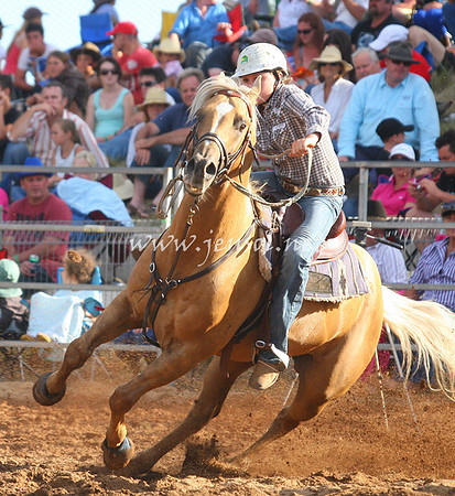 TaralgaRodeo2013One_0915_edited-1