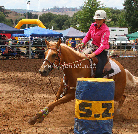 TaralgaRodeo2013One_0242_edited-1