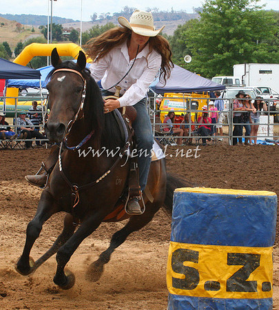 TaralgaRodeo2013One_0082_edited-1