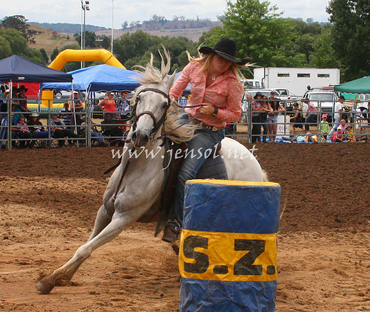 TaralgaRodeo2013One_0074_edited-1