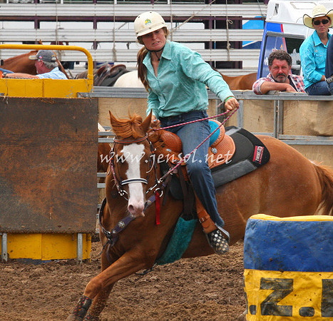TaralgaRodeo2013One_0183_edited-1