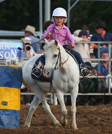 TaralgaRodeo2013One_0946_edited-1