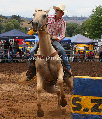 TaralgaRodeo2013One_0093_edited-1