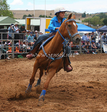 TaralgaRodeo2013One_0134_edited-1