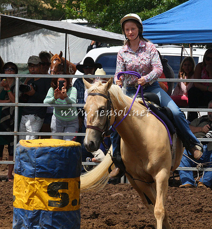 TaralgaRodeo2013One_0260_edited-1