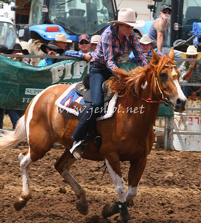 TaralgaRodeo2013One_0233_edited-1