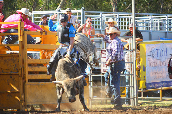 pictonrodeo2013one_0724