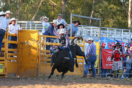 pictonrodeo2013one_1213