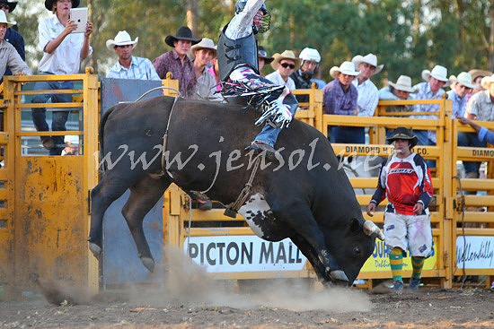 pictonrodeo2013one_1234