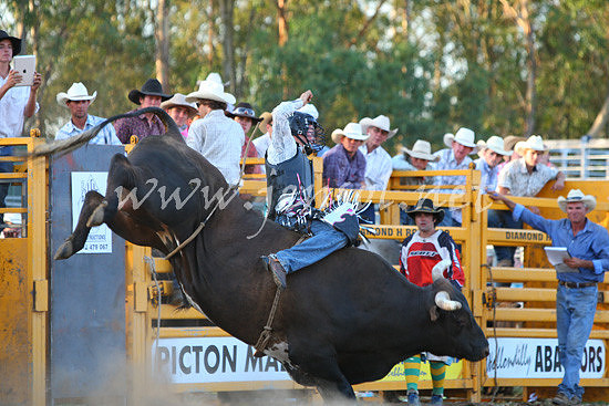 pictonrodeo2013one_1235