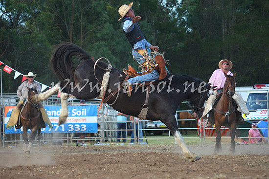 pictonrodeo2013one_0878