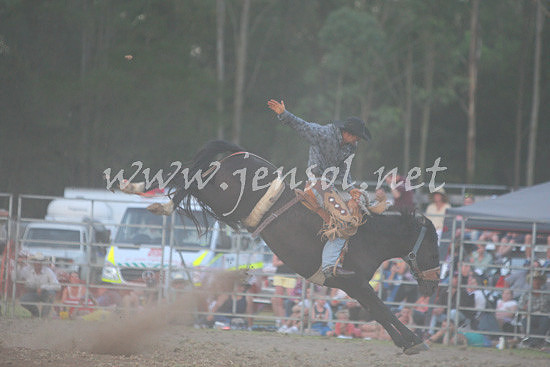 pictonrodeo2013two_0301