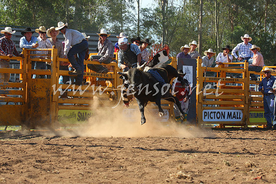 pictonrodeo2013one_0774