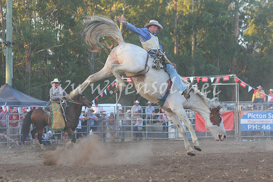 pictonrodeo2013two_0180